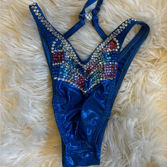 Beautiful Figure Suit by The Crystal Suit - Picture 3 of 4